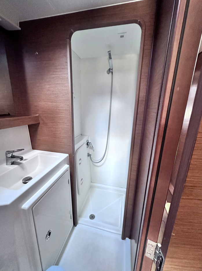 Lagoon 42 - 4 + 2 cab. — photo 33