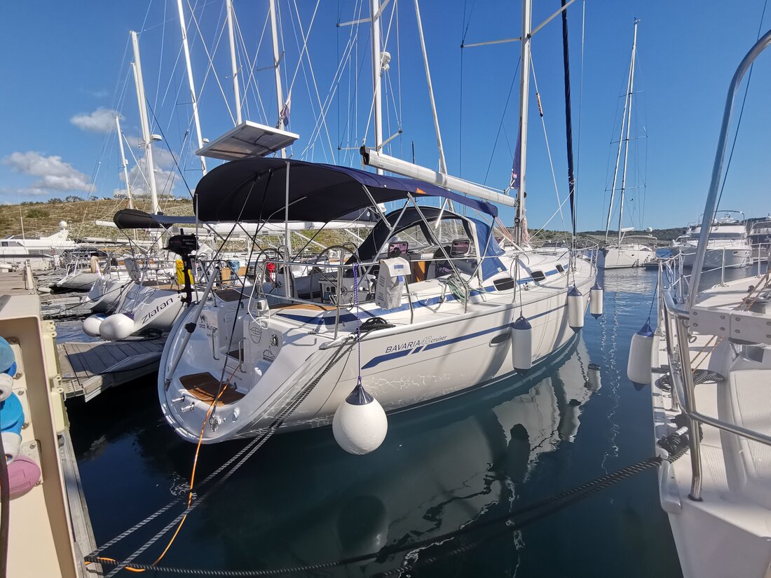 Bavaria 42 Cruiser — photo 1