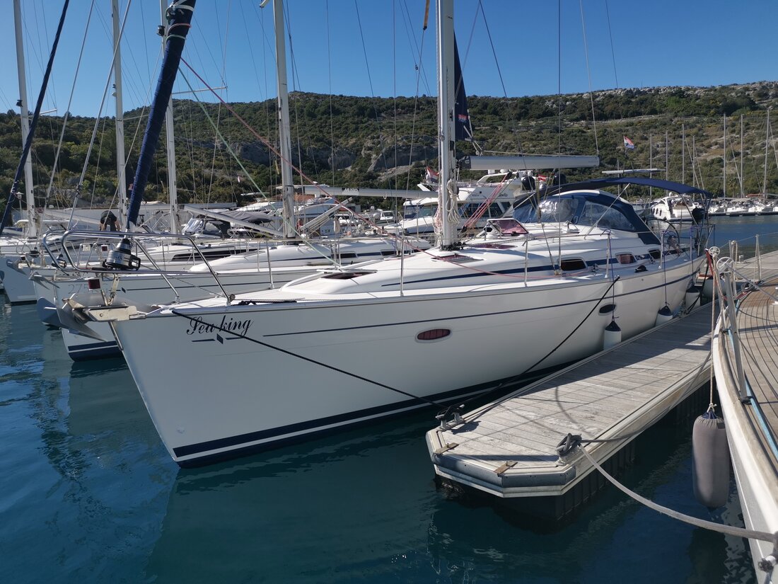 Bavaria 42 Cruiser — photo 4