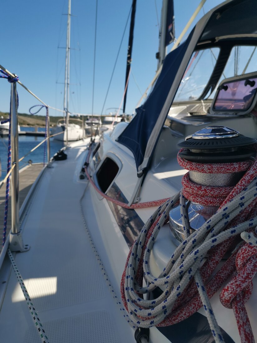 Bavaria 42 Cruiser — photo 5