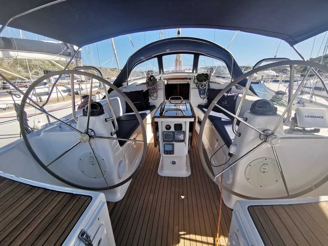 Bavaria 42 Cruiser — photo 6