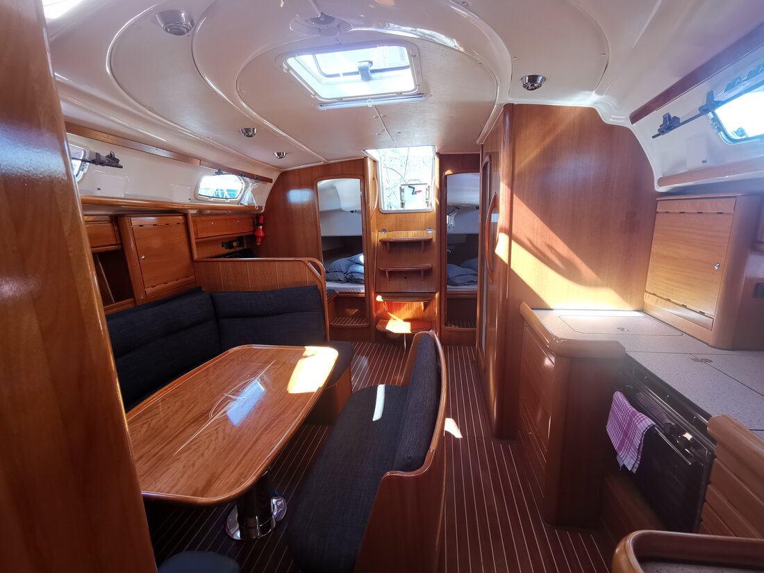 Bavaria 42 Cruiser — photo 9