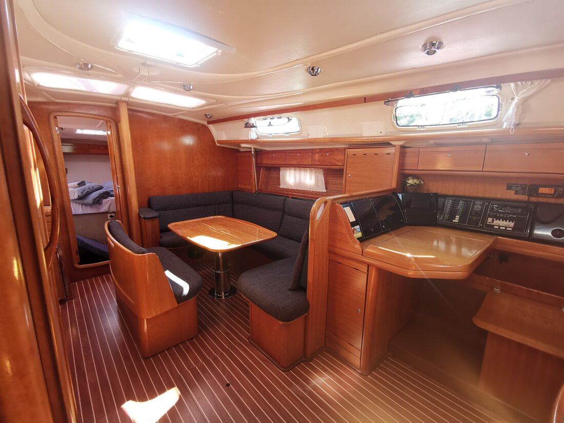 Bavaria 42 Cruiser — photo 11