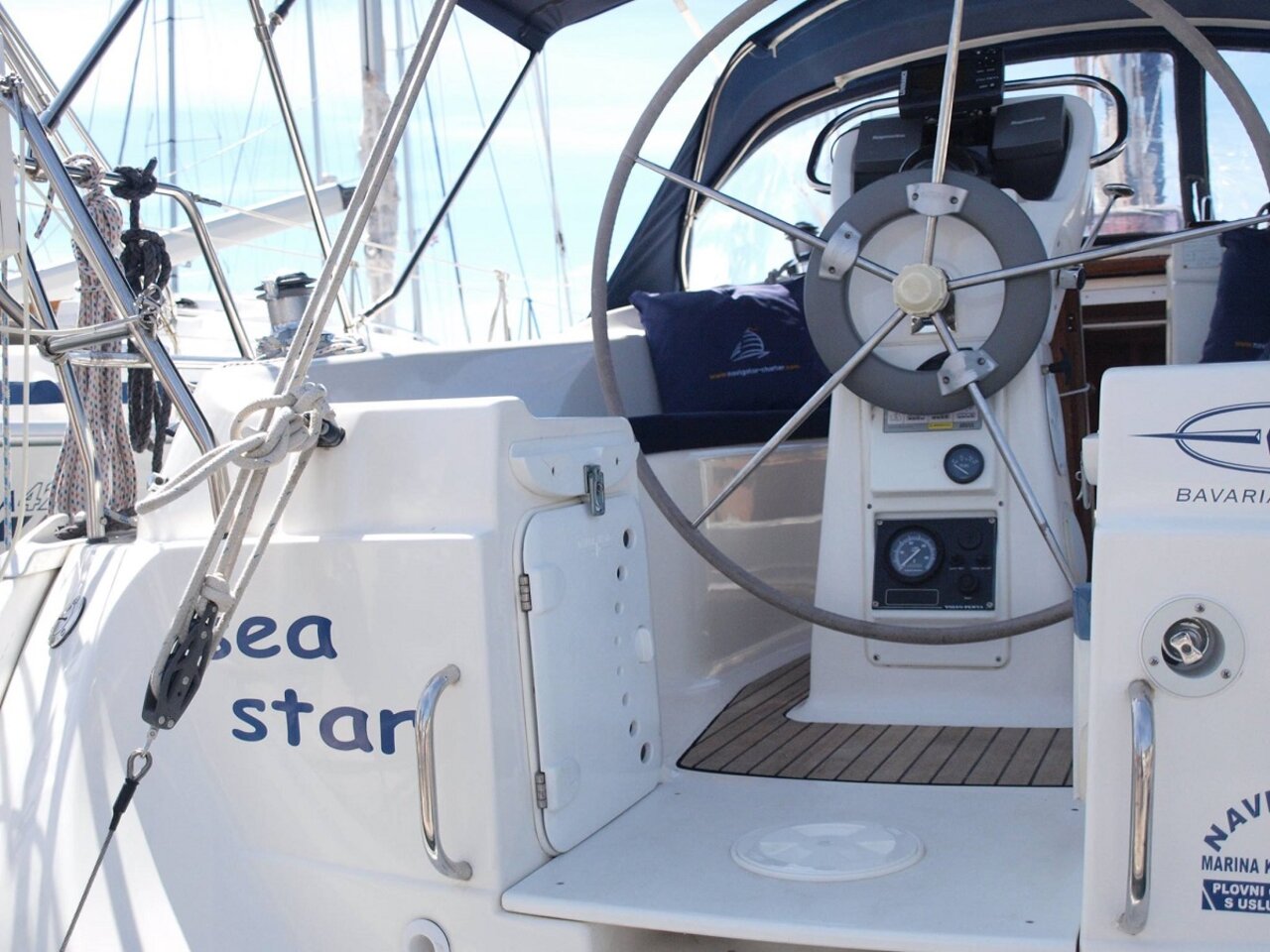 Bavaria 32 — photo 3