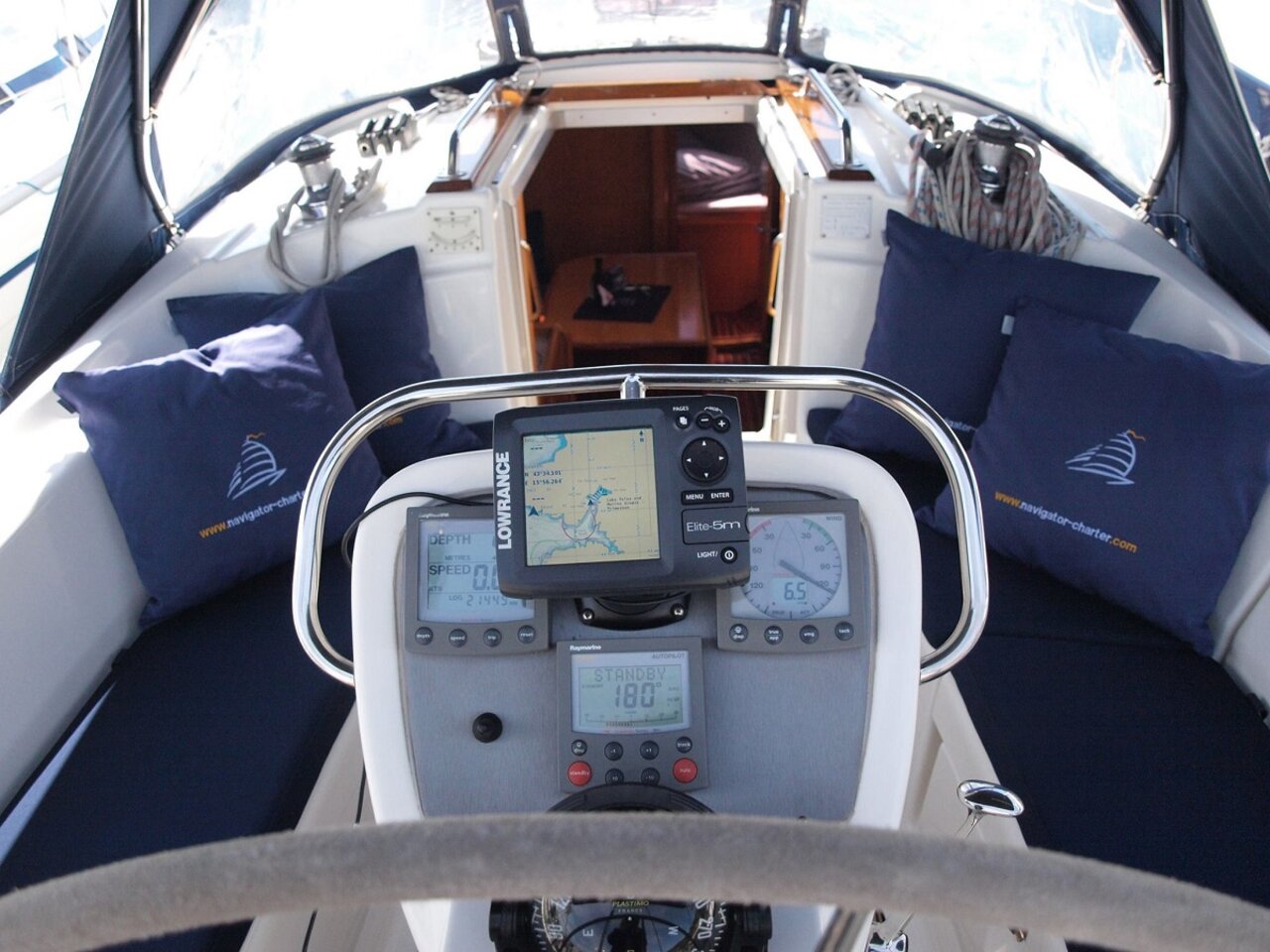 Bavaria 32 — photo 4