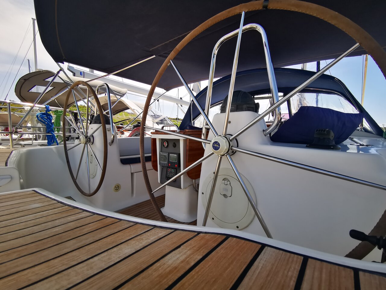 Bavaria 44 — photo 9