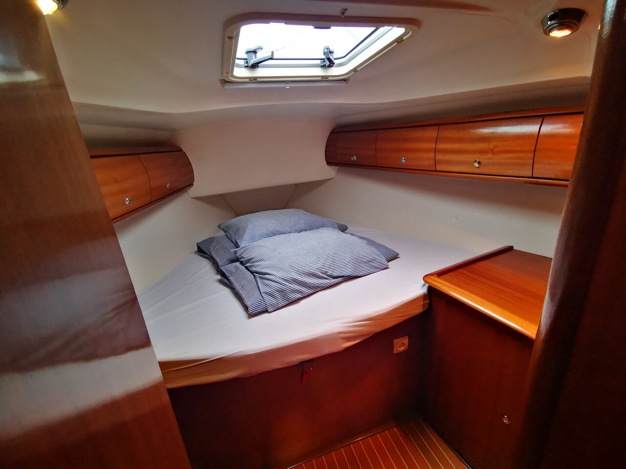 Bavaria 44 — photo 12