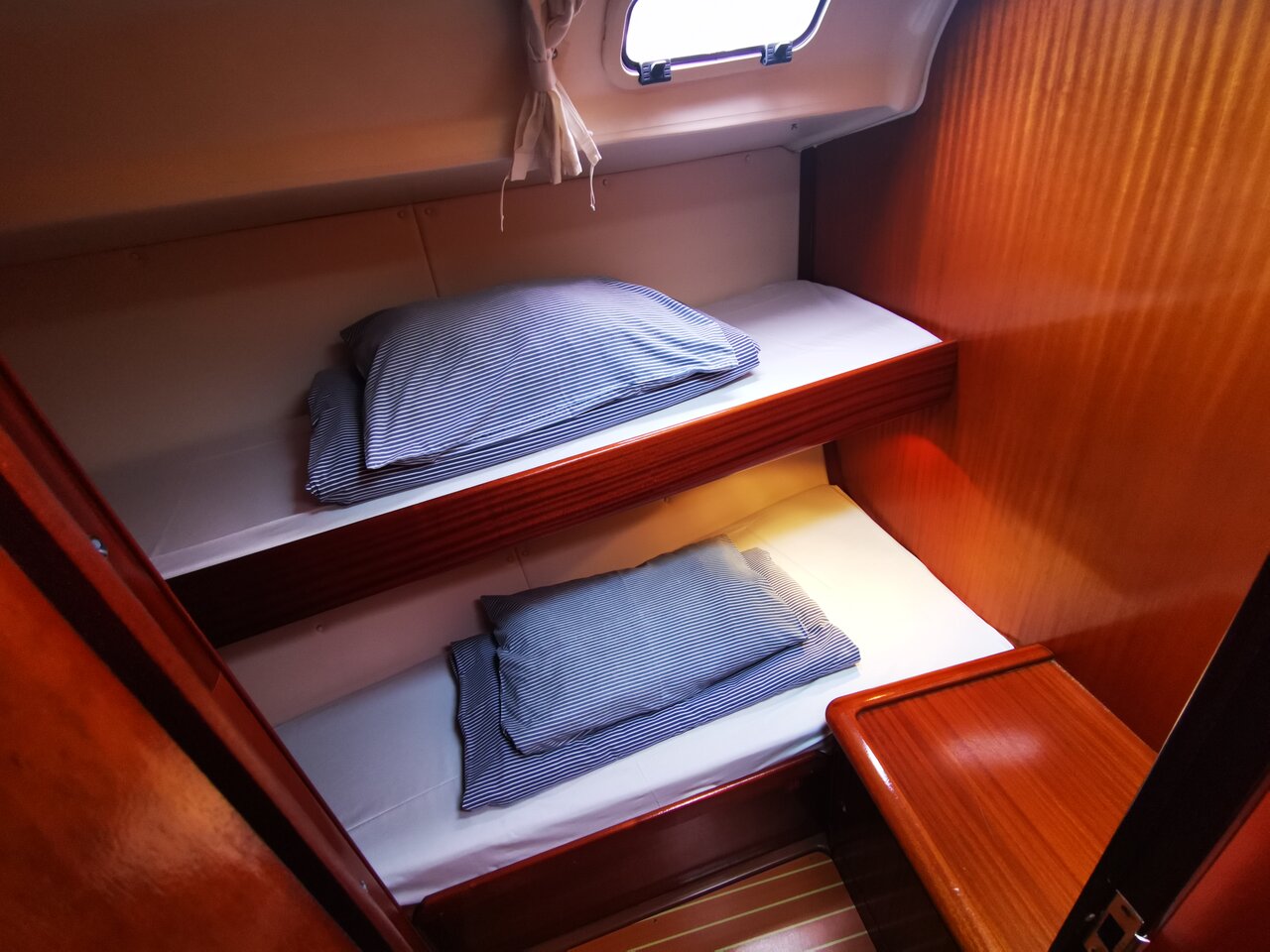 Bavaria 44 — photo 14