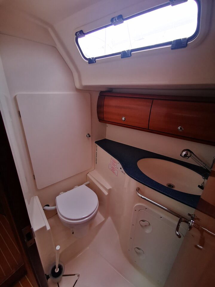 Bavaria 44 — photo 15
