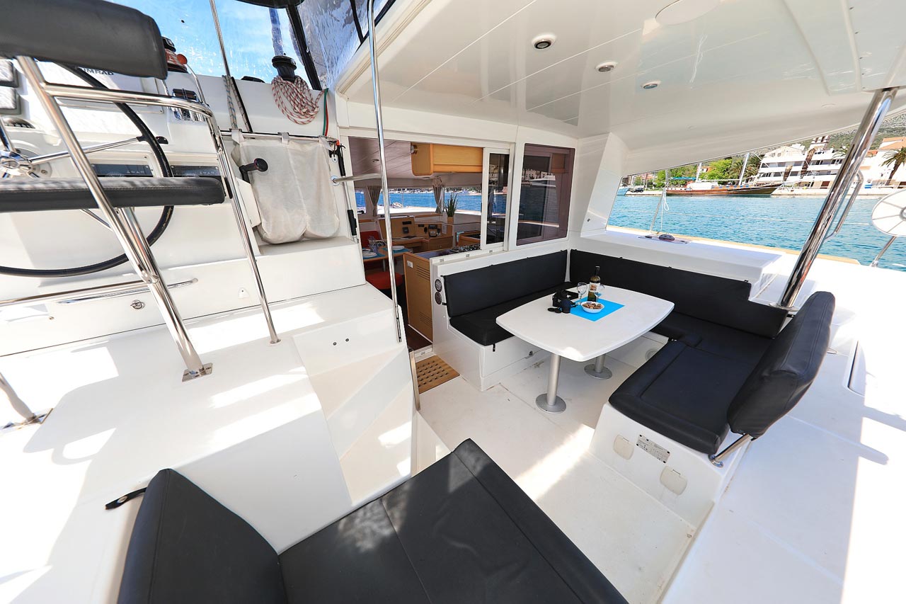 Lagoon 400 - 4 + 2 cab. — photo 9