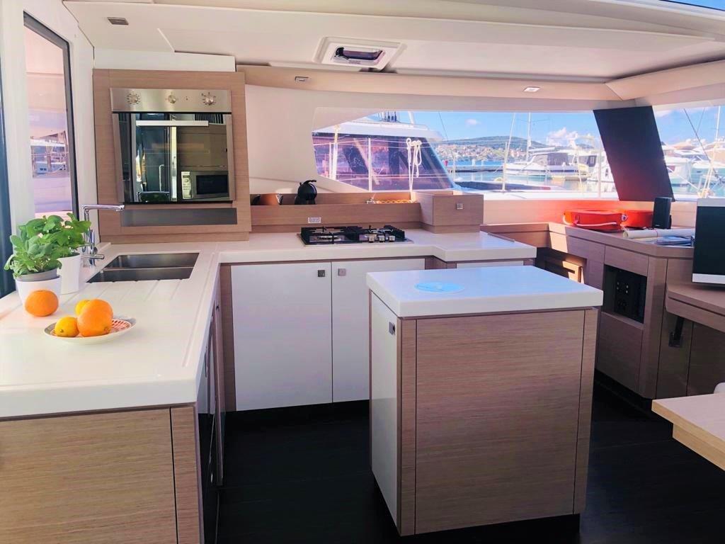 Fountaine Pajot Saona 47 Quintet - 5 + 1 cab. — photo 15