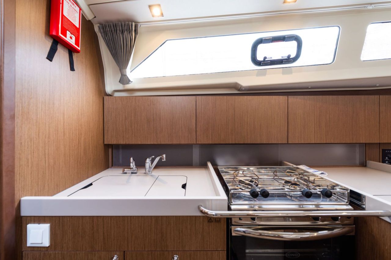 Oceanis 41.1 — photo 10