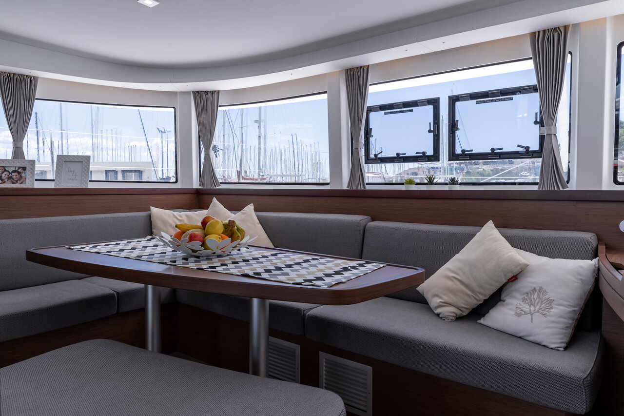 Lagoon 42 - 4 + 2 cab. — photo 12