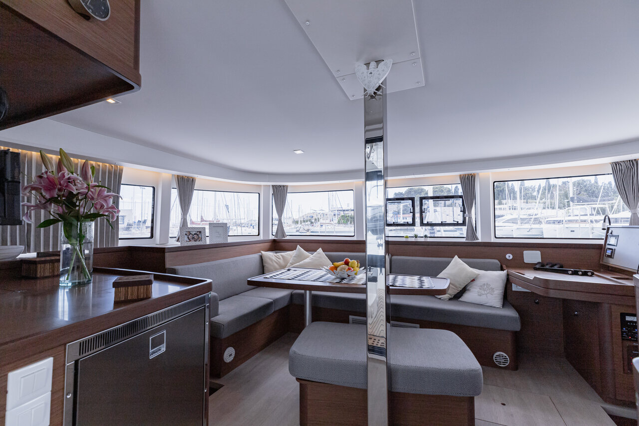 Lagoon 42 - 4 + 2 cab. — photo 13