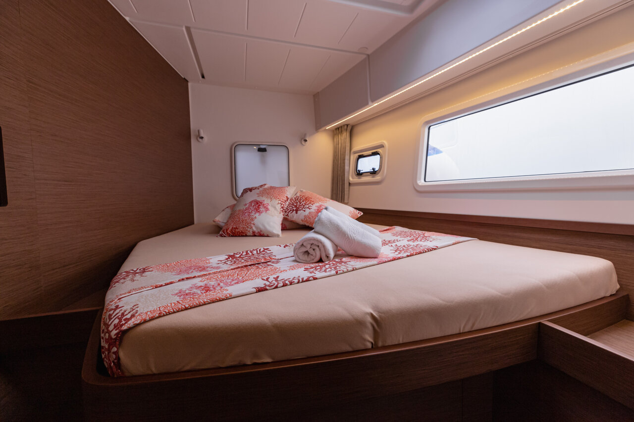 Lagoon 42 - 4 + 2 cab. — photo 18