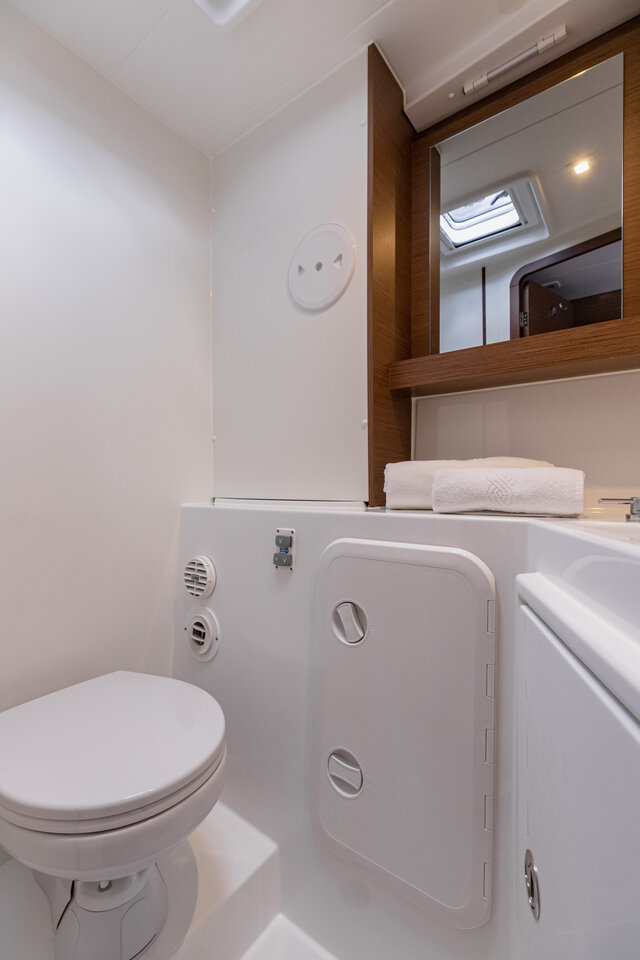 Lagoon 42 - 4 + 2 cab. — photo 19