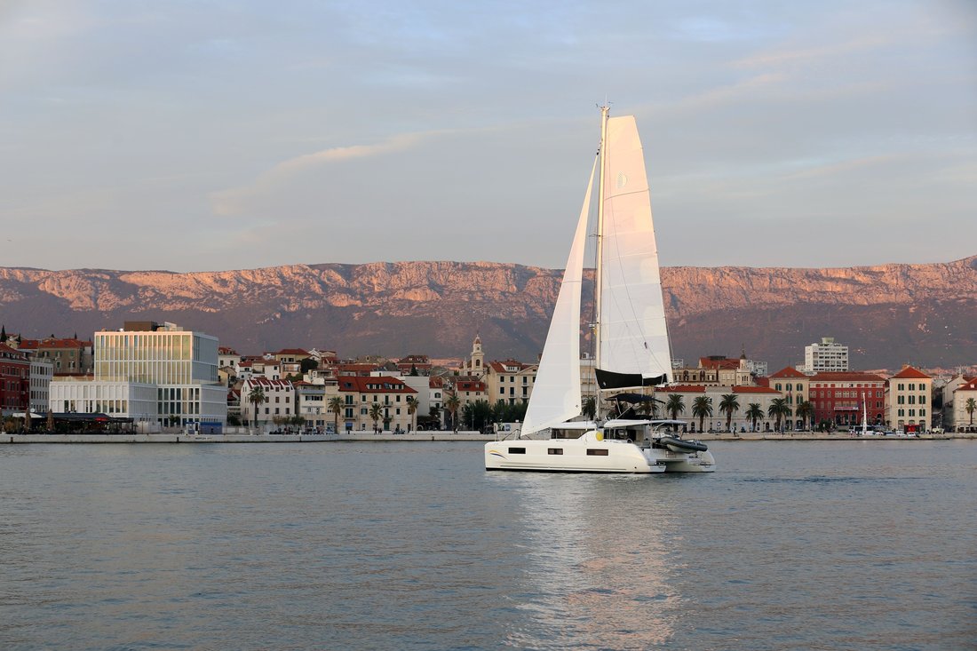 Lagoon 46 - 4 + 2 cab. — photo 4