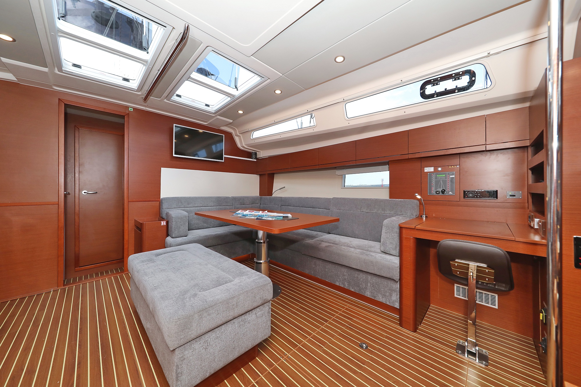 Hanse 508 - 5 + 1 cab. — photo 10