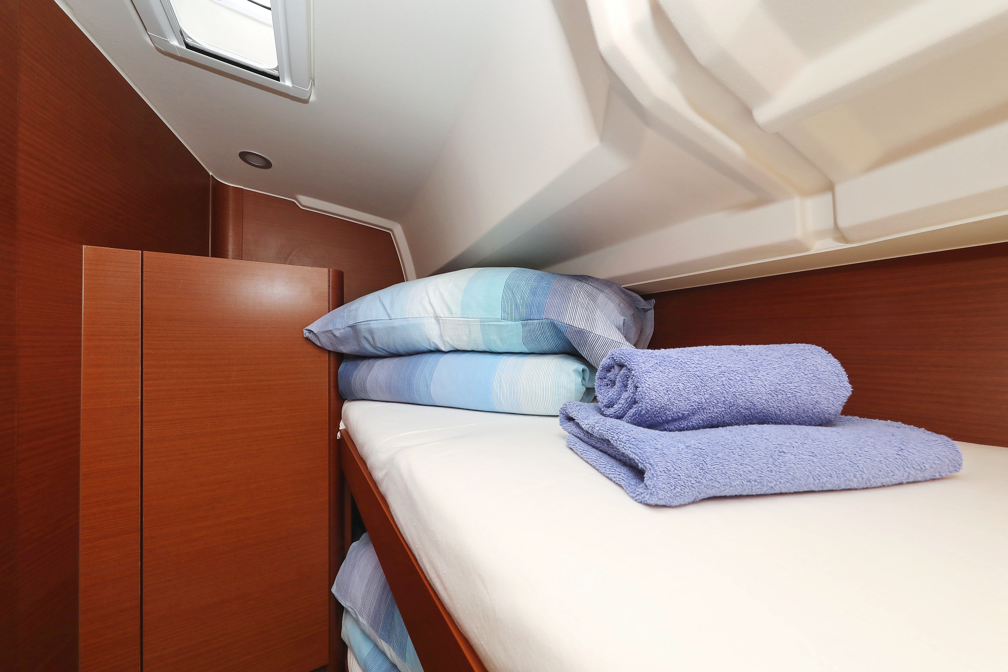 Hanse 508 - 5 + 1 cab. — photo 21