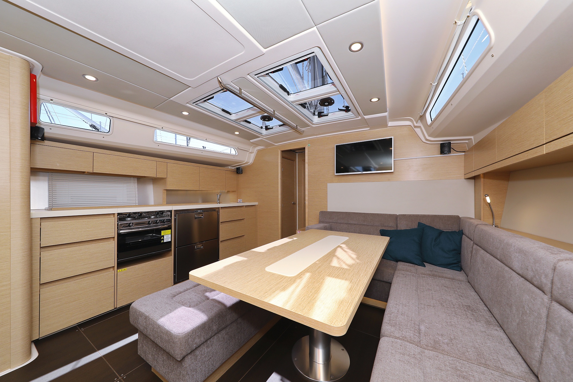 Hanse 508 - 5 + 1 cab. — photo 11