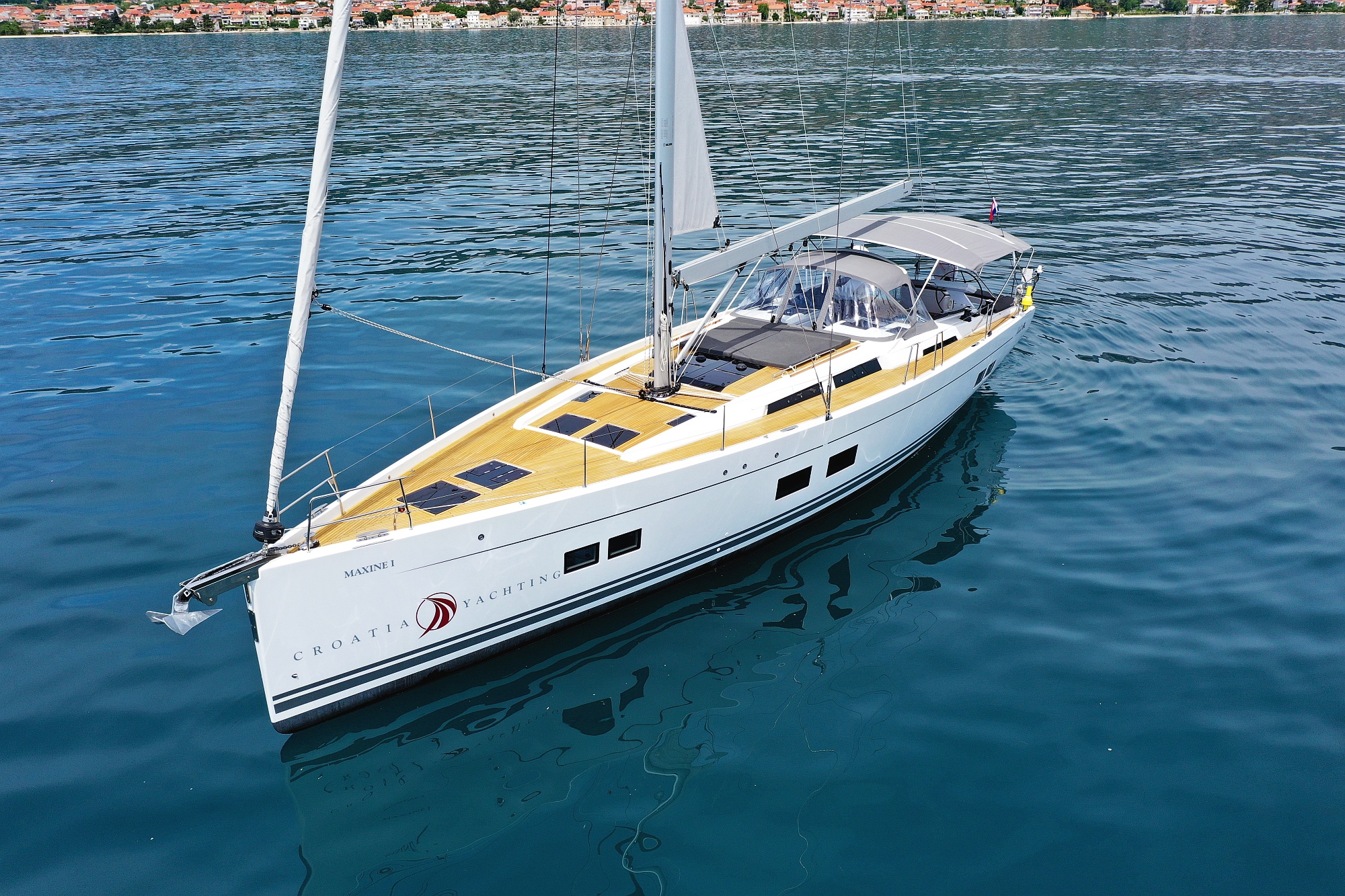 Hanse 588 - 5 + 1 cab. — photo 1