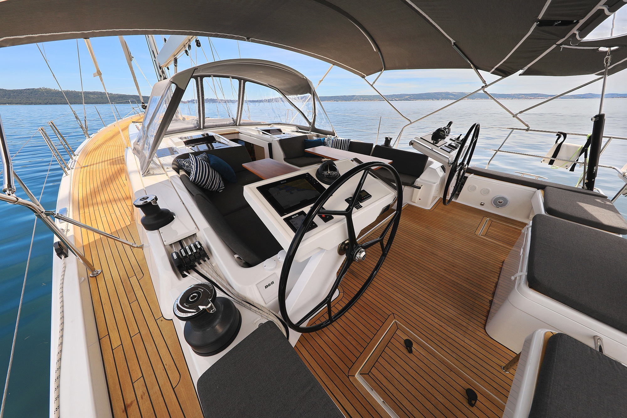 Hanse 588 - 5 + 1 cab. — photo 6