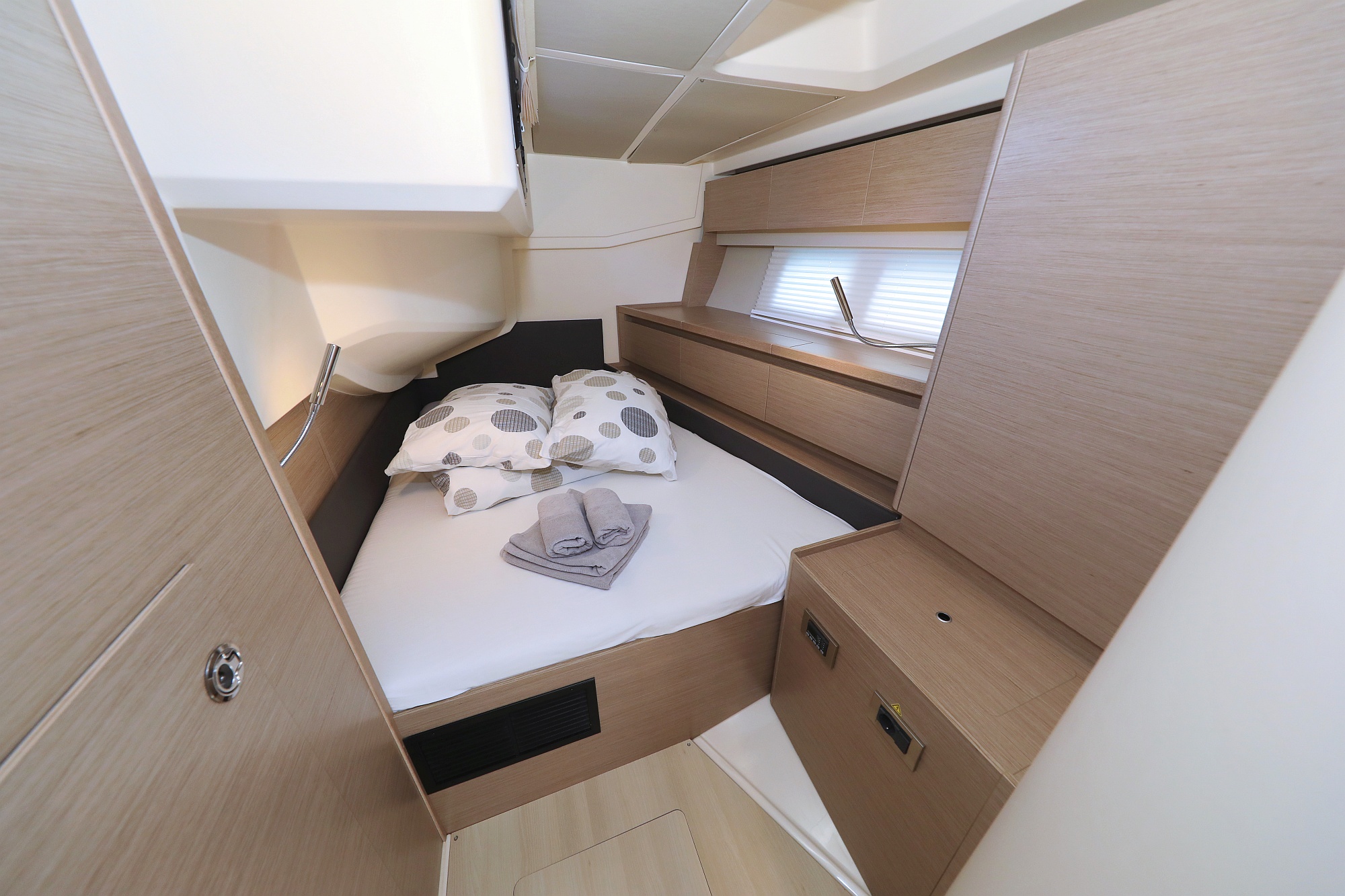 Hanse 588 - 5 + 1 cab. — photo 15