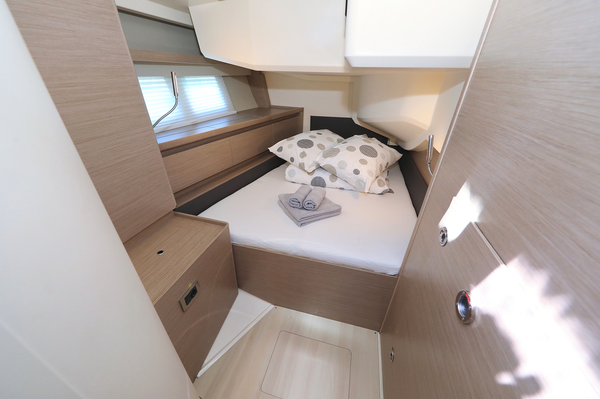 Hanse 588 - 5 + 1 cab. — photo 16