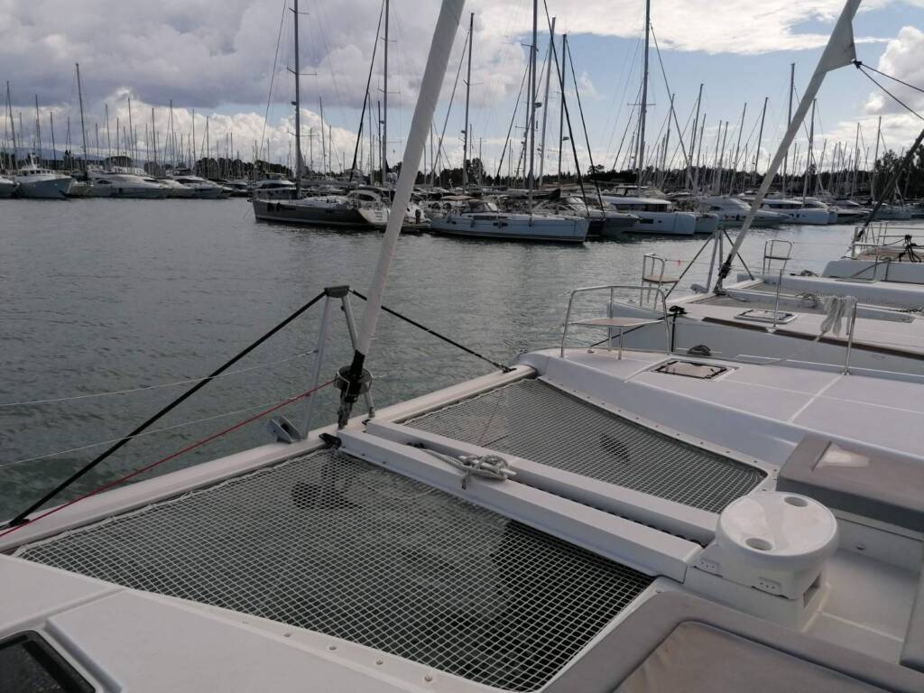 Lagoon 46 - 4 + 2 cab. — photo 8