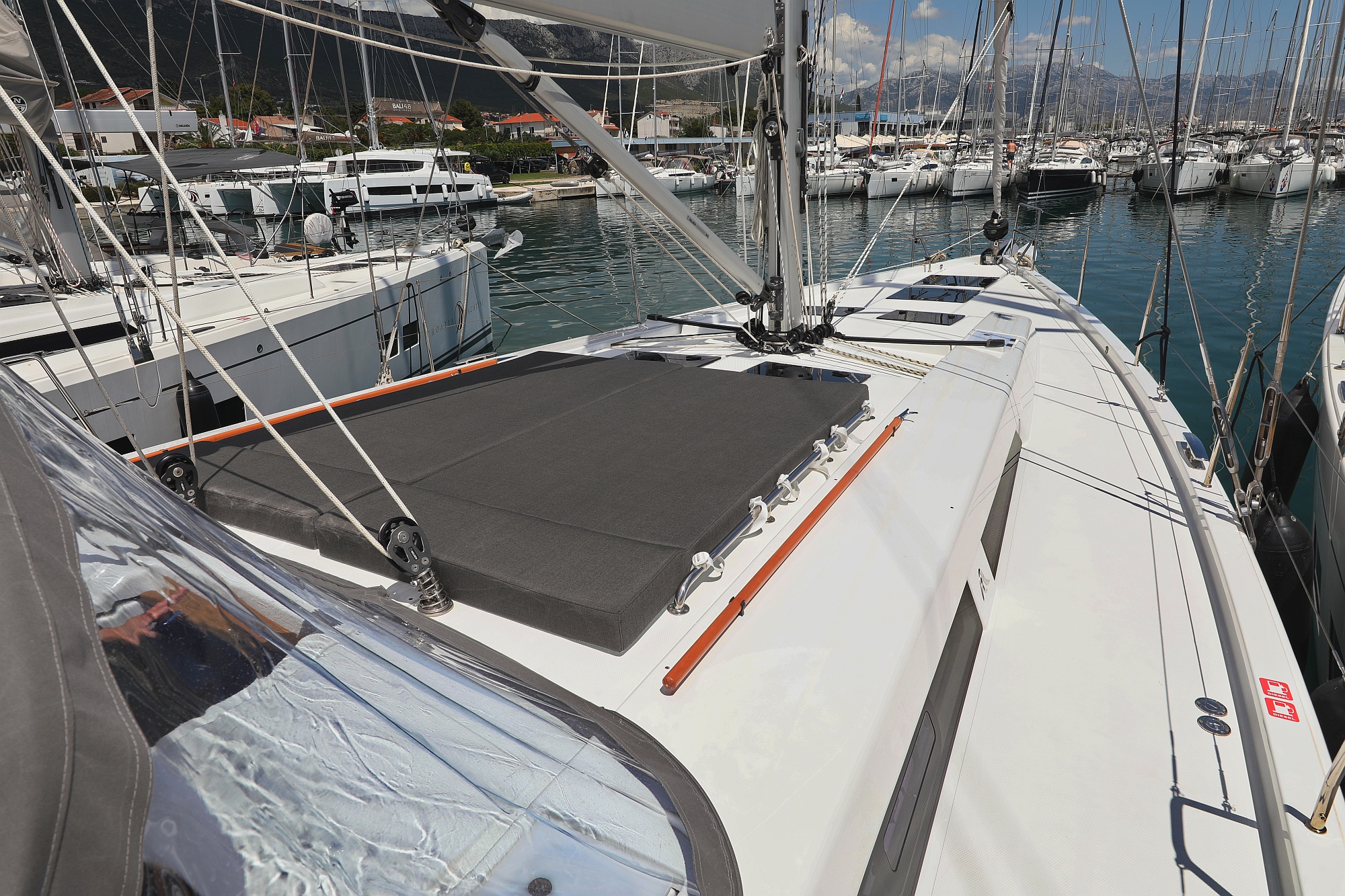 Hanse 548 - 5 + 1 cab. — photo 6