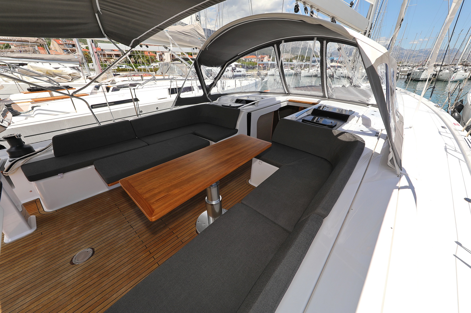 Hanse 548 - 5 + 1 cab. — photo 10