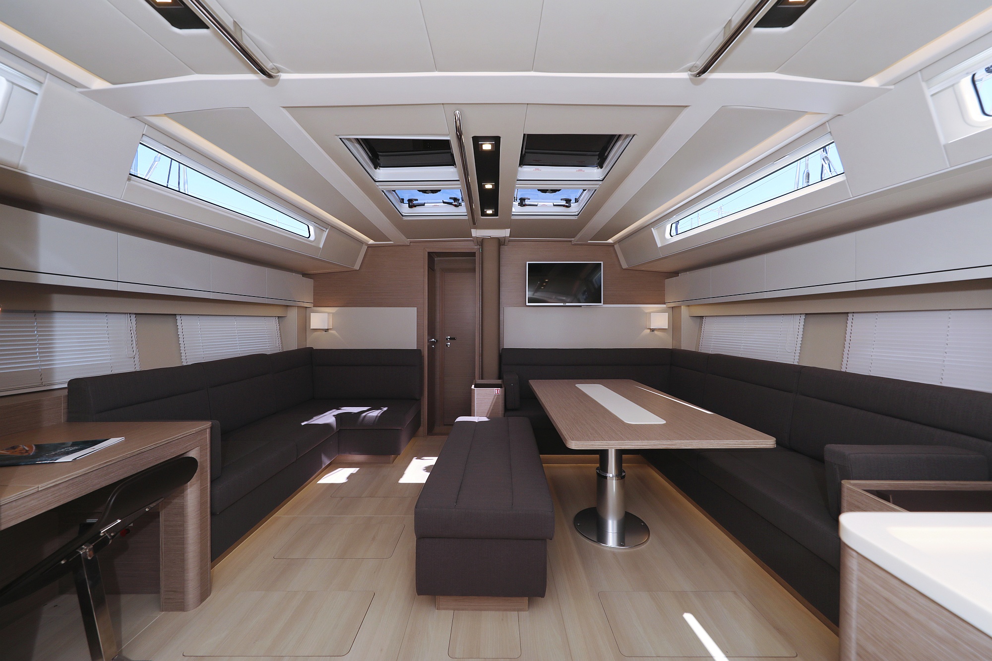 Hanse 548 - 5 + 1 cab. — photo 15