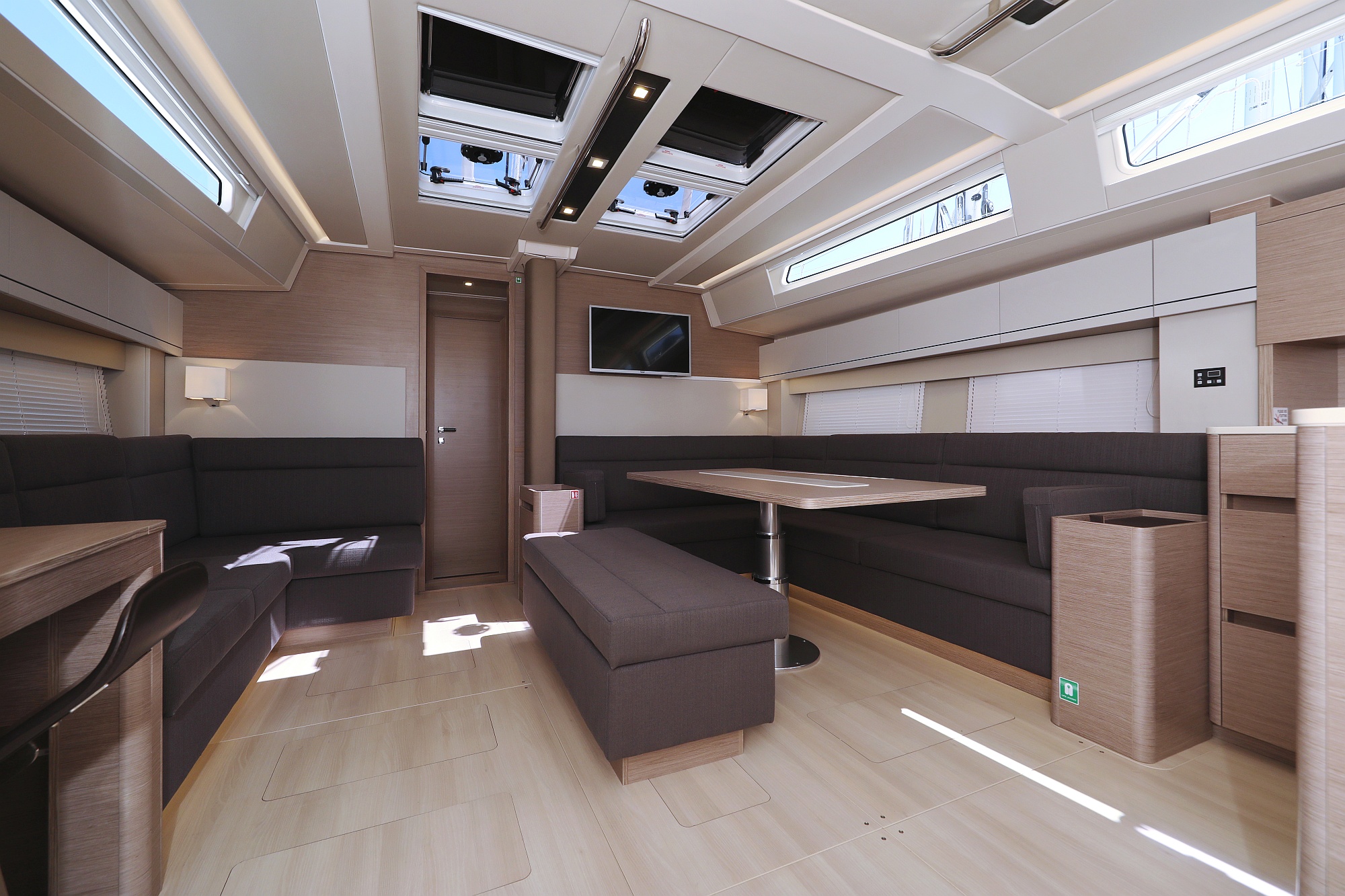 Hanse 548 - 5 + 1 cab. — photo 16