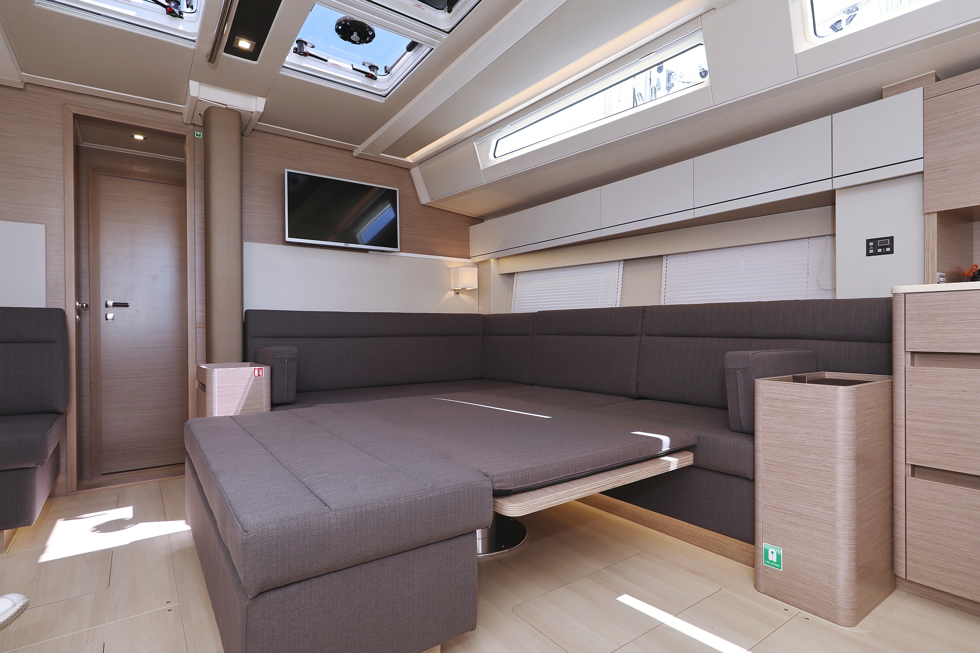 Hanse 548 - 5 + 1 cab. — photo 19