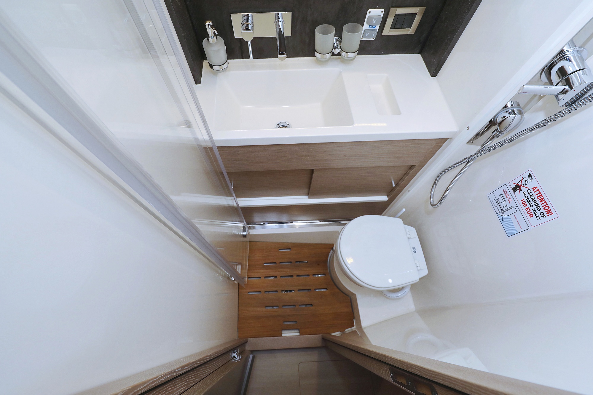 Hanse 548 - 5 + 1 cab. — photo 29