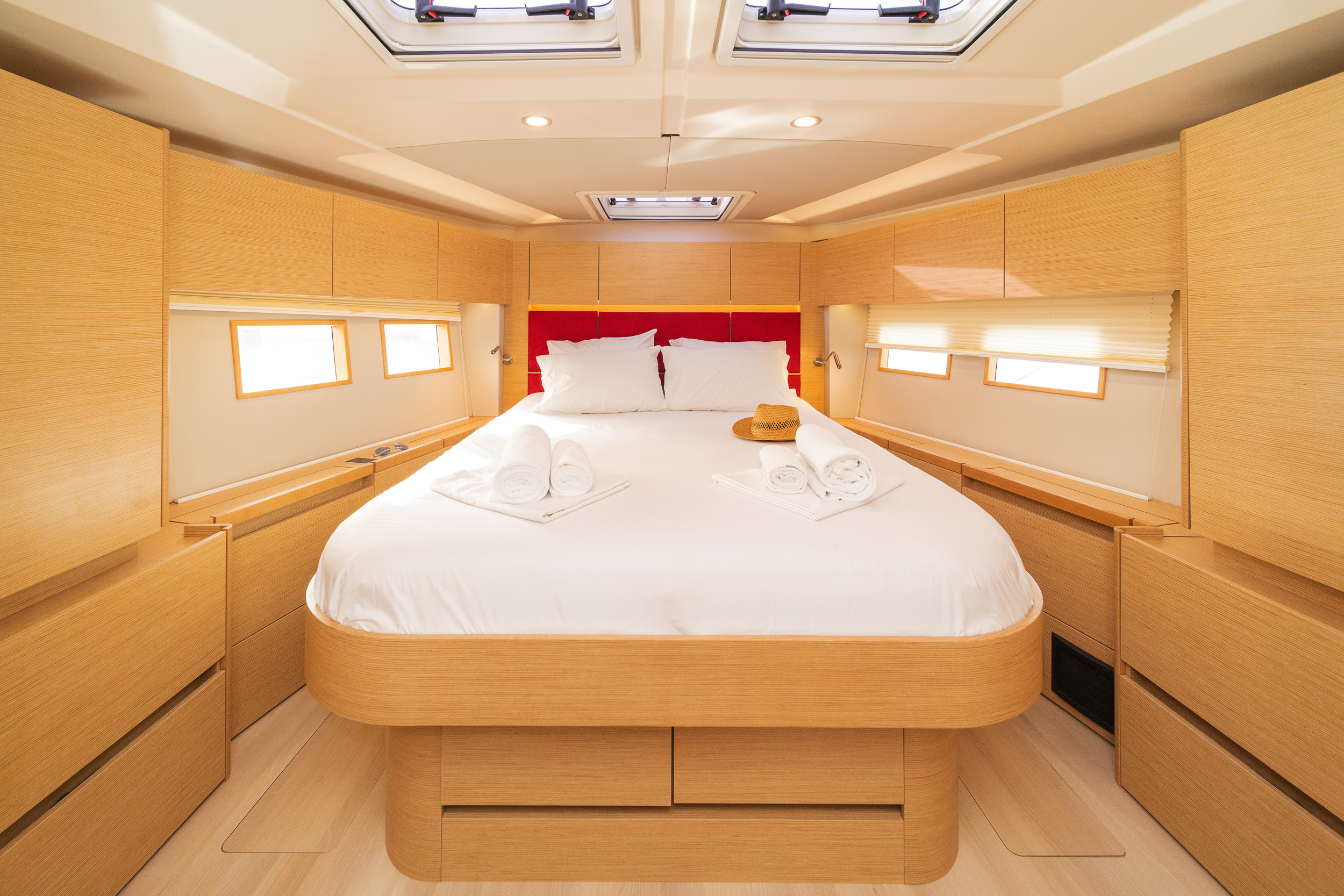 Hanse 588 - 3 + 1 cab. — photo 7