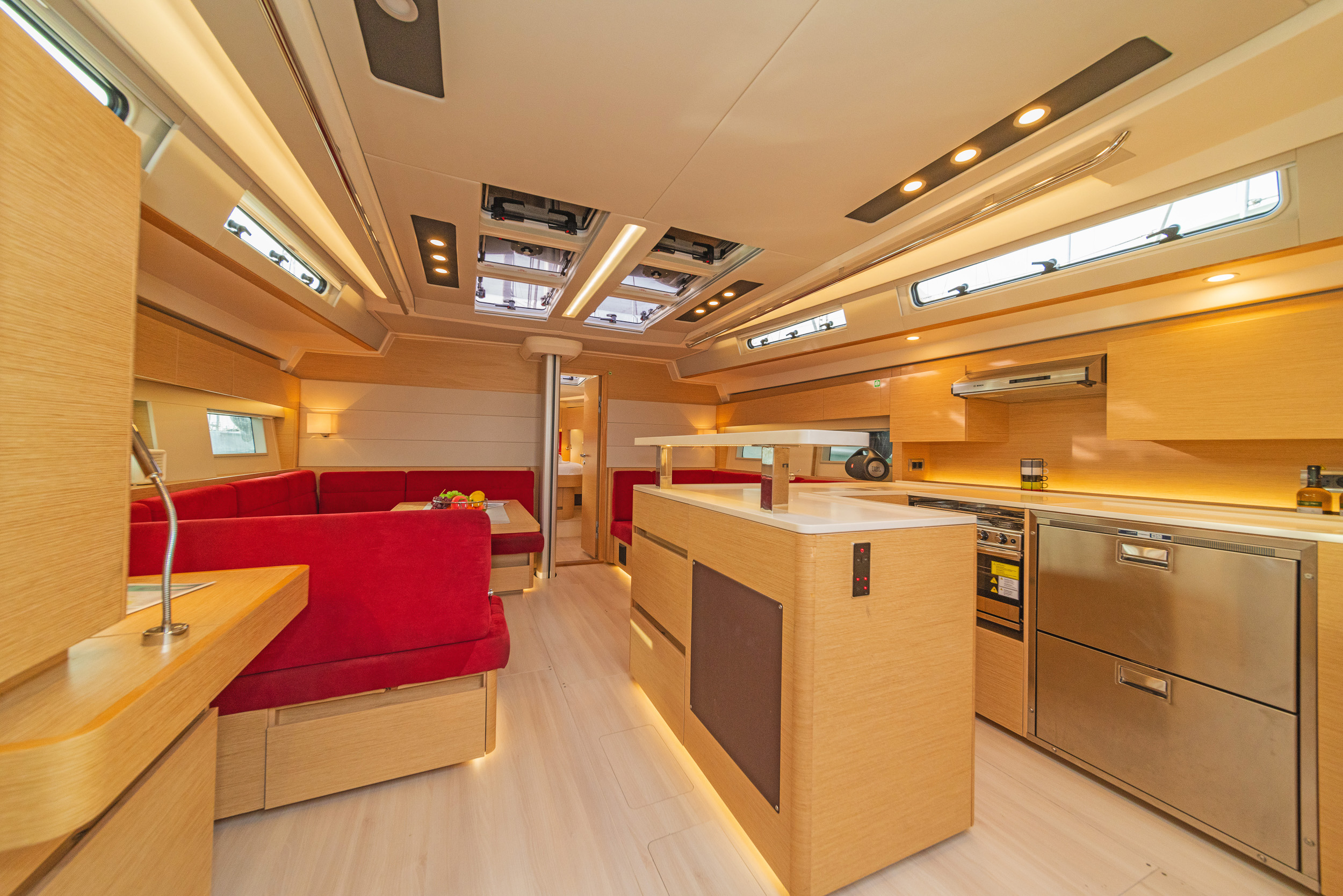 Hanse 588 - 3 + 1 cab. — photo 13