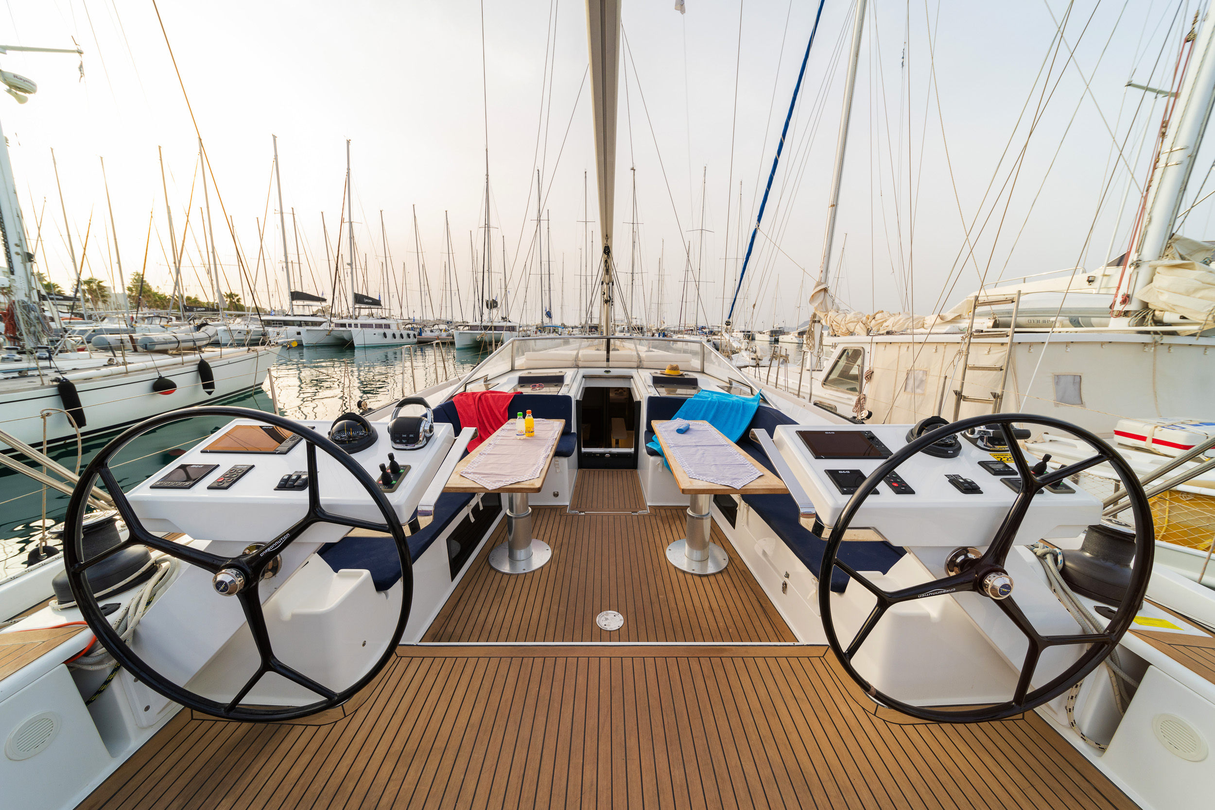 Hanse 588 - 3 + 1 cab. — photo 16