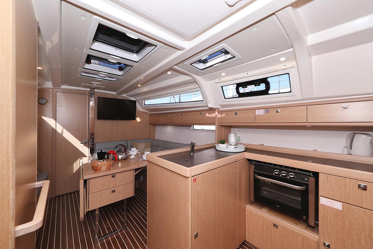 Bavaria Cruiser 37 - 3 cab. — photo 10