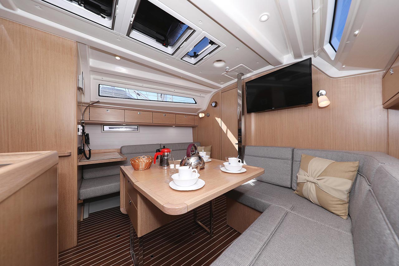 Bavaria Cruiser 37 - 3 cab. — photo 14
