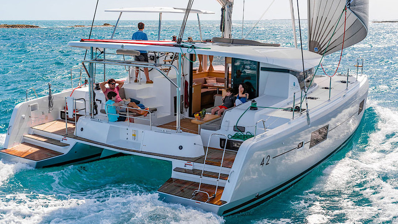 Lagoon 42 - 4 cab. — photo 7