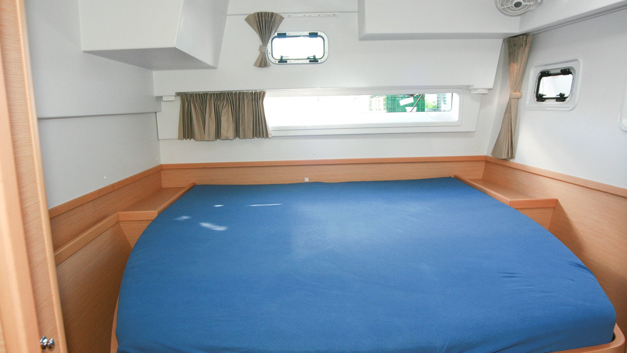 Lagoon 42 - 4 cab. — photo 14