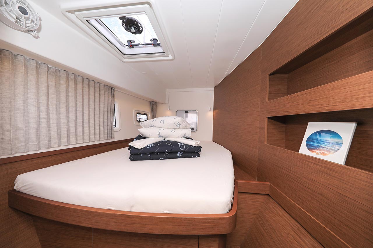 Lagoon 42 - 4 + 2 cab. — photo 23