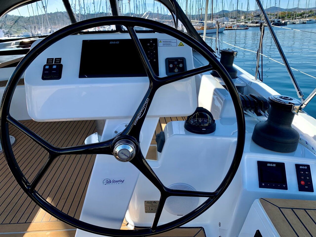 Hanse 508 - 5 + 1 cab. — photo 8