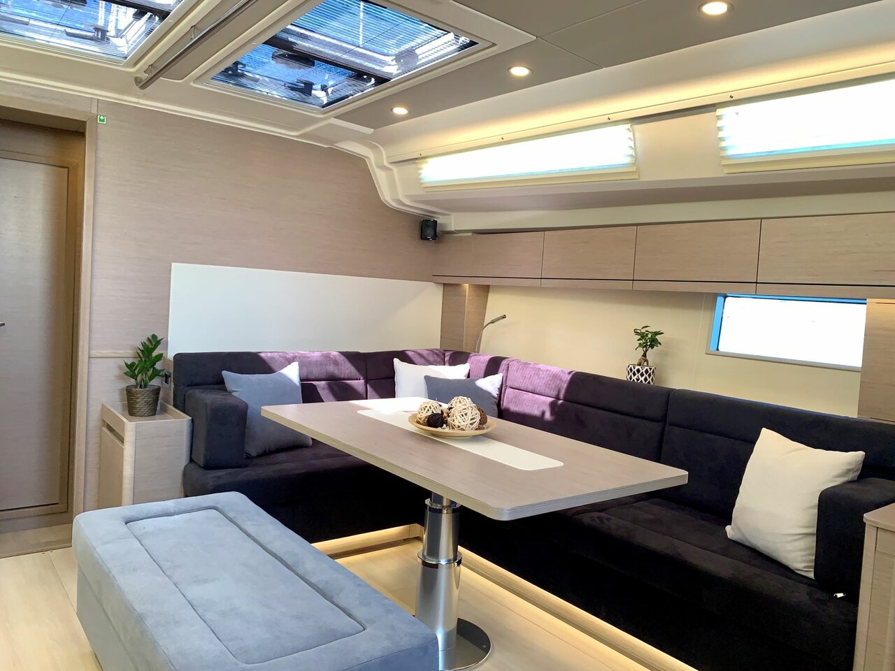 Hanse 508 - 5 + 1 cab. — photo 12