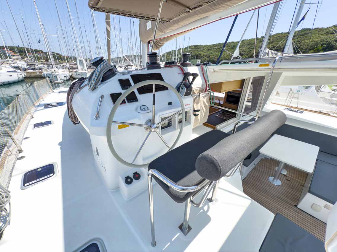 Lagoon 400 S2 - 4 + 2 cab. — photo 7