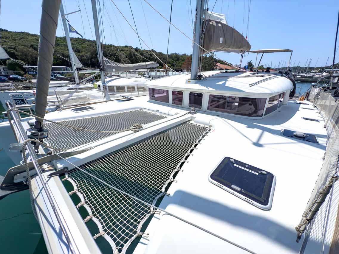 Lagoon 400 S2 - 4 + 2 cab. — photo 10