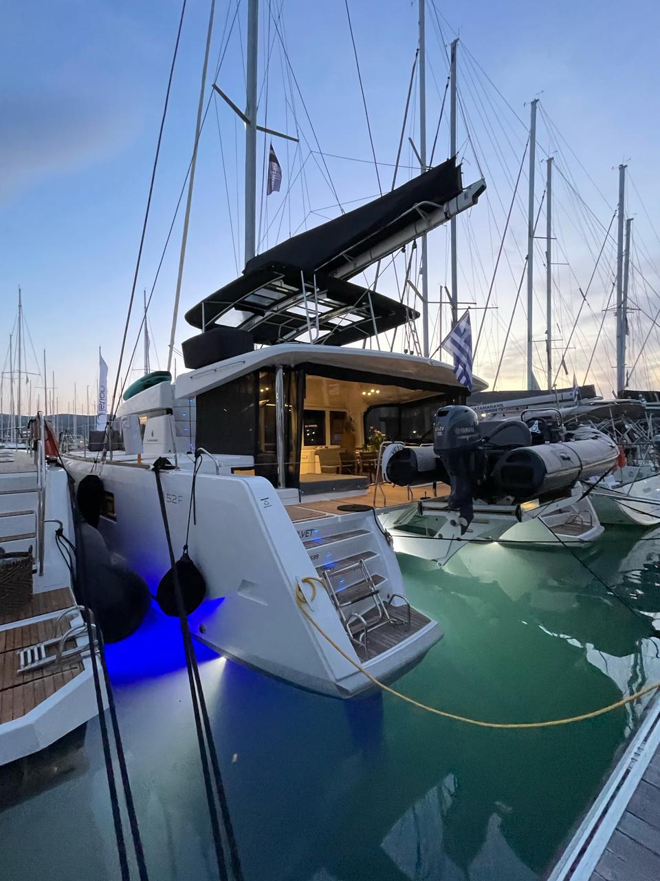 Lagoon 52 F - 6 + 2 cab. — photo 7