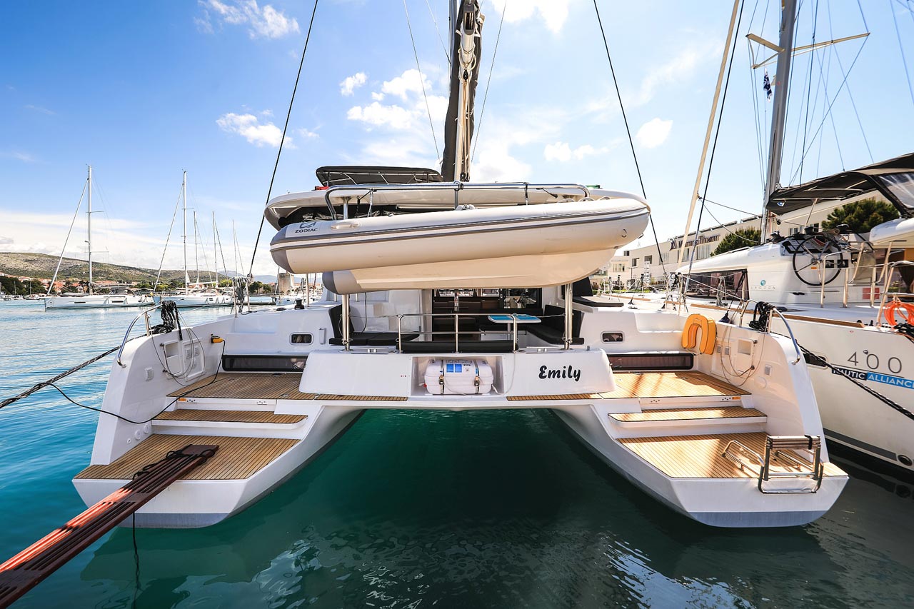 Lagoon 42 - 4 + 2 cab. — photo 1