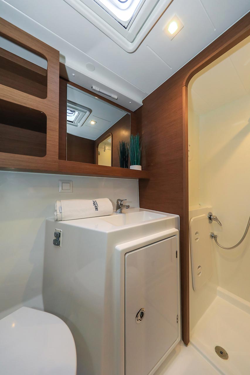 Lagoon 42 - 4 + 2 cab. — photo 32